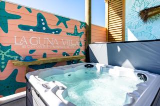 Laguna Villa: The Ultimate Beachfront Mega-Retreat: 9BR, Sleep 32 - 9