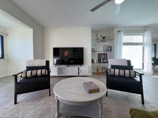 Beautiful Waterfront Condo short walk to the beach your search ends here - 7