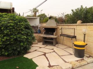 בקתות בשדה - 1