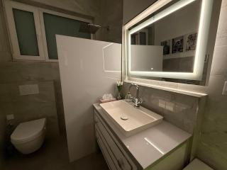 Bluestone Appartments - Whirlpool, Queensize Boxspring Bett, parking - 9