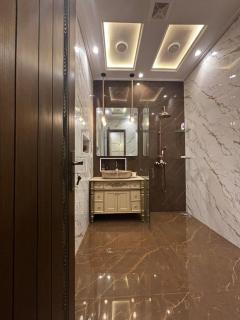 Elegant & spacious 3 BR Home - 6