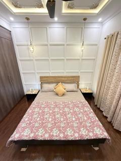 Elegant & spacious 3 BR Home - 3