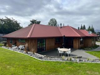 4 St James Avenue - 1