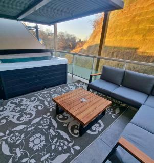 GLAMOUR VOX Private Jacuzzi - 6