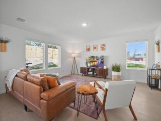 The Oak Tree House 4 KING Beds - 9