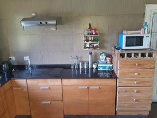 Hermosa casa iluminada con espacio verde y cerca del cerro - 6