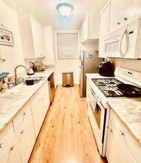 Cozy private room in Santa Monica - 6