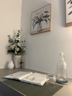 Stringybark Quarters: Queen Luxe Country Escape - 3