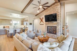 Brand-New Show Low Home with Grill, Deck and Ping-Pong - 8
