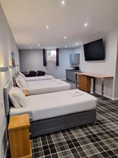Crown Hotel & Bar - 2