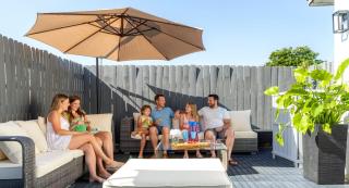 Pool House 3B-2B King Bed - BBQ - EV - 3