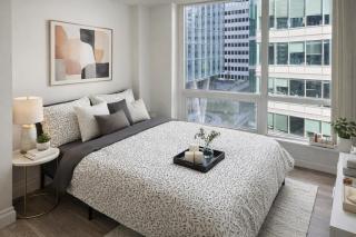 Downtown Coal Harbour 2BR with City Views - 4