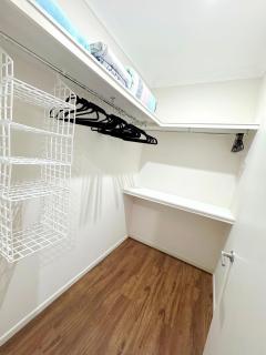 The Seahaven - Modern 5 Bedroom Family Home Close to Beach - 3
