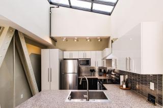 Downtown Luxury 2BR Penthouse Loft - Sleeps 6-8 - 7