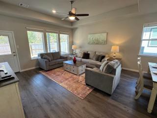 The Expo Retreat, Walk to Brazos County Expo - 6