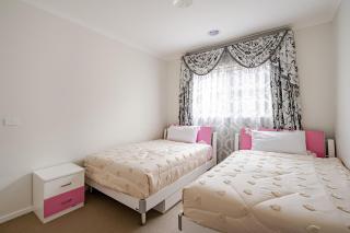 Neat and tidy house - 3