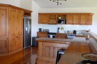 Spacious Waterfront retreat with Pontoon - 2