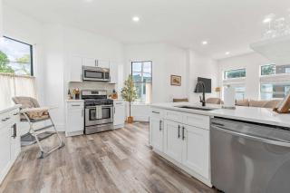 Urban Charm Near the CWE ABODEbucks - 2