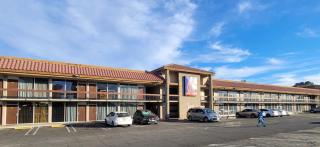 Motel 6 Victorville Green Tree Bvld - 0