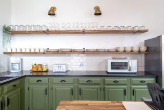 Spacious Haven near Busch ABODEbucks - 3