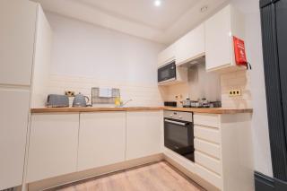 Sevenstay Plus - 60 Old Hall Street - 3