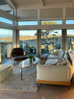 Cottage With Sunny Terraces And Sea Views - 0