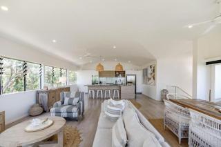 Luxe Beach House at Sunshine - 2