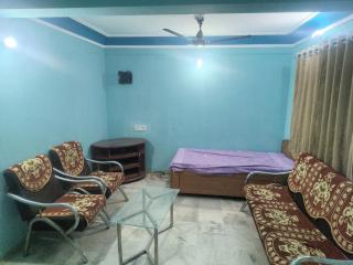 Flat for stay in central Indore with market, hostel and transport hub - 2