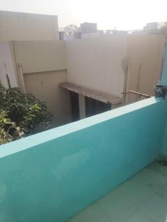 Flat for stay in central Indore with market, hostel and transport hub - 1
