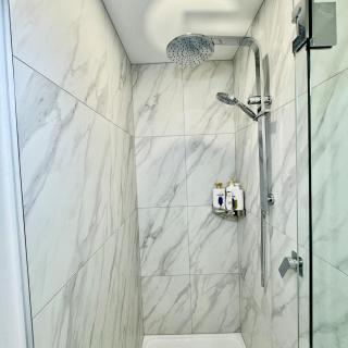 Entire Stunning Apartment Accommodation in Christchurch City Centre - 1