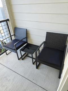 Luxury 1 BedRM Unit in Frisco Pool Gym & Workplace - 2