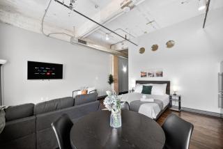 Modern Downtown Apartment | Pool, Laundry, Valet Parking - 0