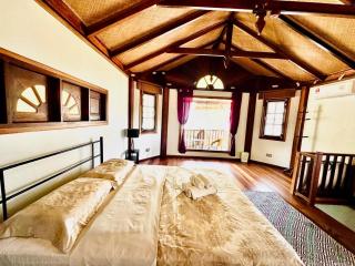 Summerland Seaside Loft - 5