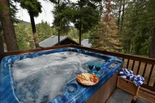 Cozy Couples Cabin Hot Tub King Leavenworth - 9
