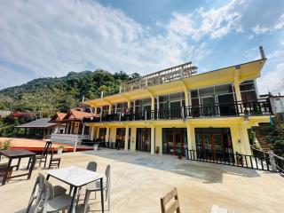 Views Backpackers Hostel - 2