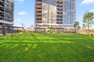 Apartment with Gym and Indoor Pool Access - 5