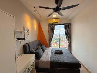 4PX 2BR Emporis Near Segi Uni, IOI Mall, MRT KD, Thompson Hospital - 1