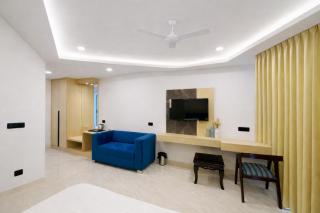 Hotel Holiday Grand - 7