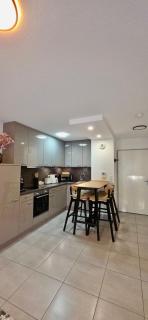 Holiday Suite City Center Airport Swiss Border Shopping mall - 3