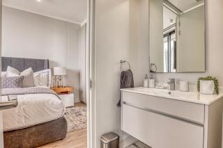 Ellipse Waterfall Luxe Retreat - 9