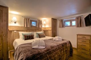 Chalet Cristalliers - 5 Bedroom luxury chalet in central Chamonix with log fire and hot tub - Chamonix - 2