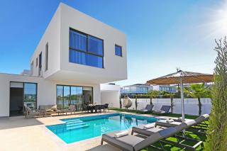 Princess Anne Luxury Villa - Large Pool - 0