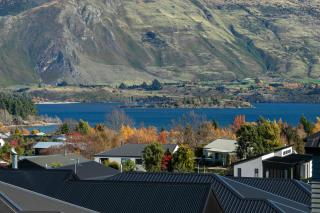 Modern Wanaka Home with Lake & Mountain Views - 3