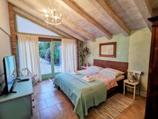Romantic Tiny House with Private Pool & Fenced garden - Pet friendly - 2