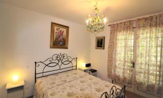 Spacious villa with garden by the sea - 3