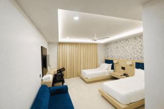 Hotel Holiday Grand - 6