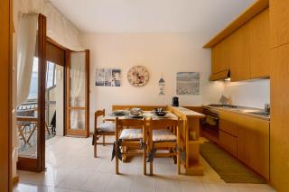 Appartamento Fronte Mare con posto auto privato LT - 4