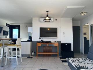 SUNSET Joli 3 Pièces avec 2 alcôves clim vue mer piscine Rochelongue Cap d'Agde - 7