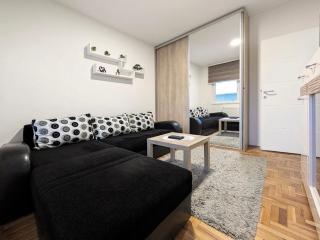 Stay & smile Novi Sad - 1