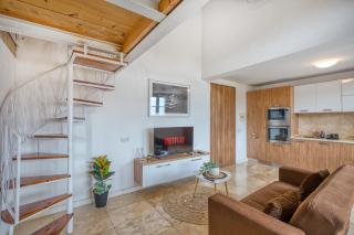 Rare Suite in Valletta's Heart! Sea View and WiFi - 9